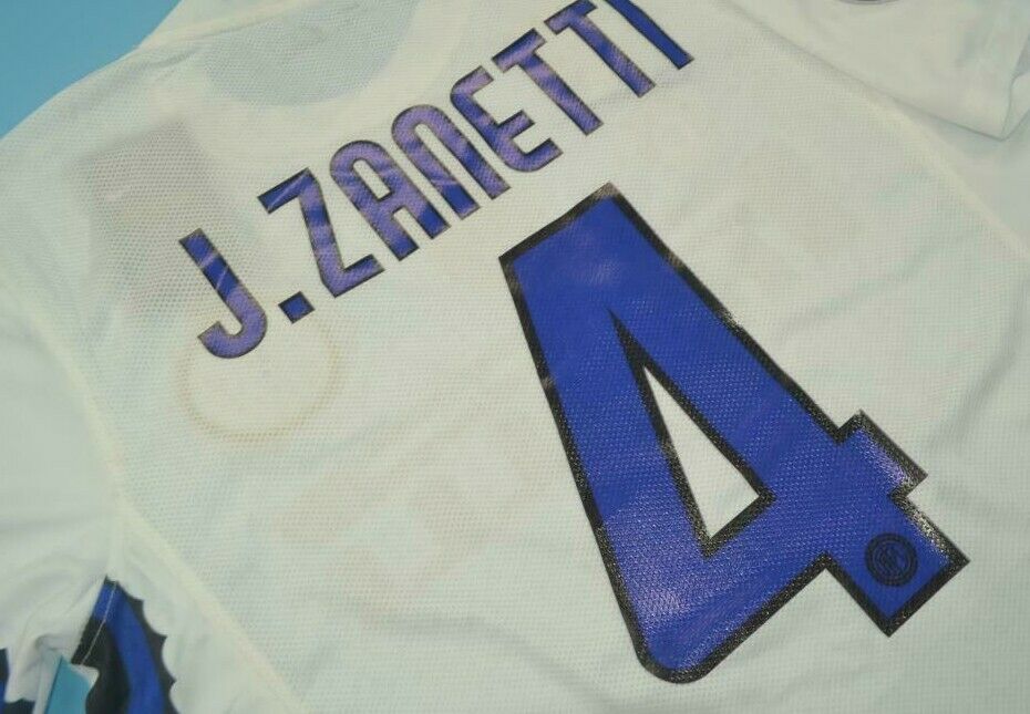 Inter 2010-11 away